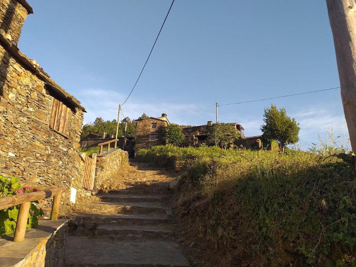 Casa Dos Livros Villa Talasnal Esterno foto